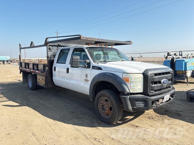 Ford F-550 Camion plateau