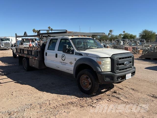Ford F-550 Camion plateau