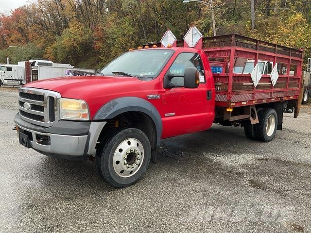 Ford F-550 Camion plateau