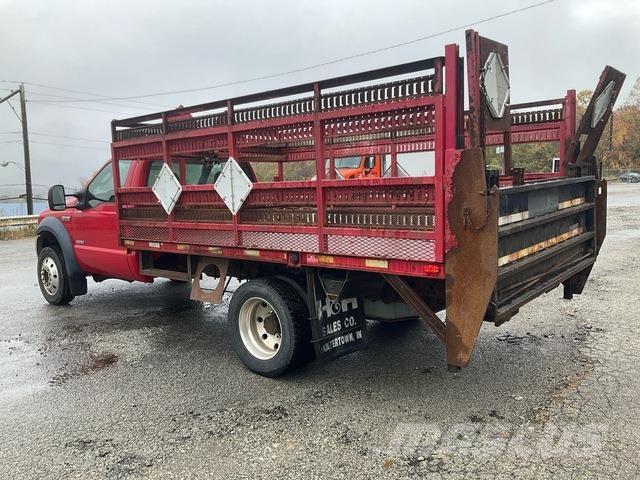Ford F-550 Camion plateau