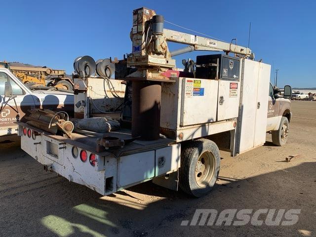 Ford F-550 Camions et véhicules municipaux