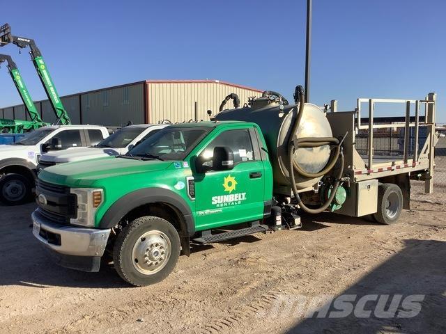 Ford F-550 Camion plateau