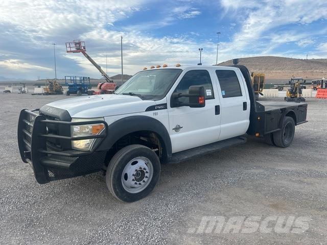 Ford F-550 Camion plateau