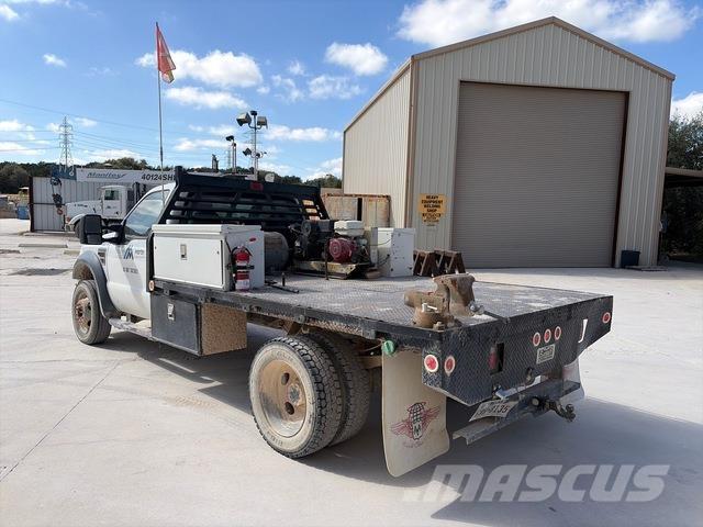 Ford F-550 Camion plateau