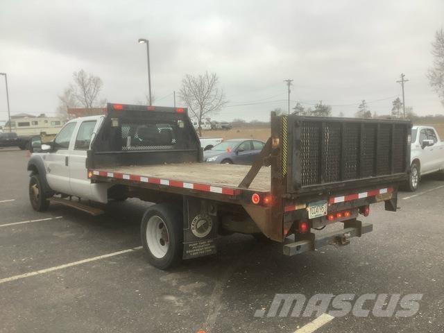 Ford F-550 Camion plateau