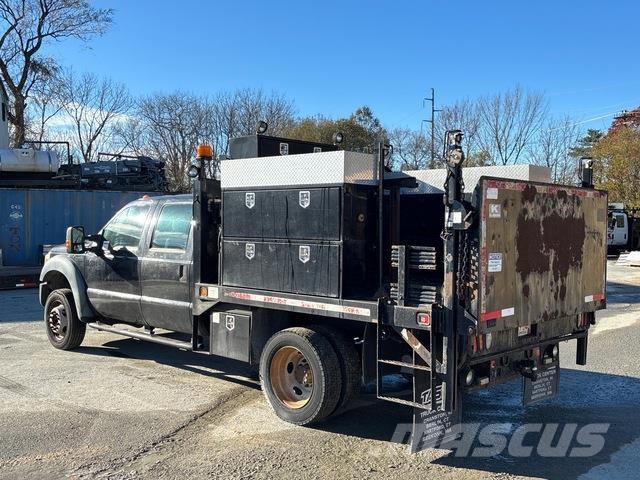 Ford F-550 Camion plateau