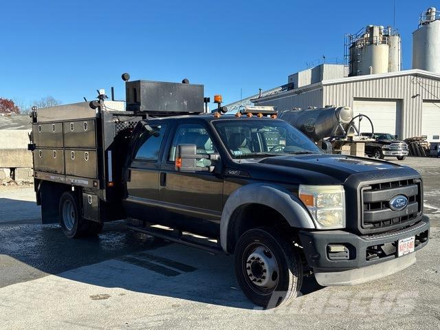 Ford F-550 Camion plateau