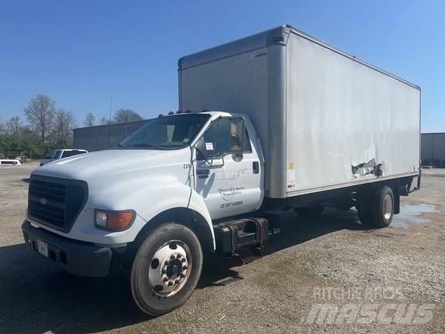 Ford F-650 Camion Fourgon