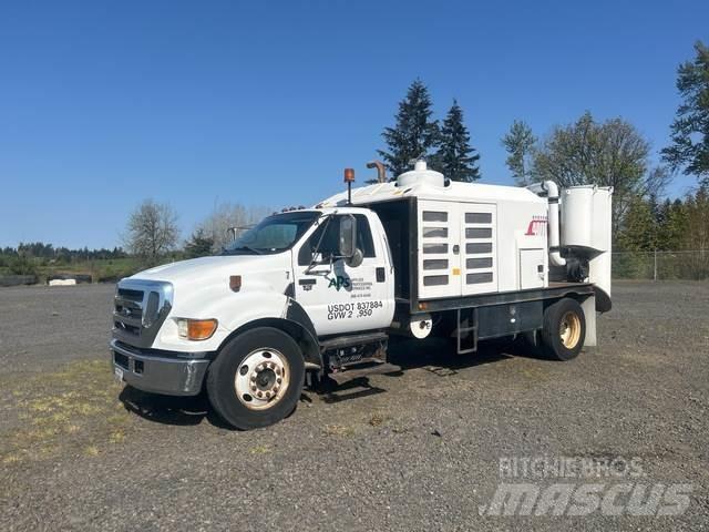 Ford F-650 Pelle sur chenilles