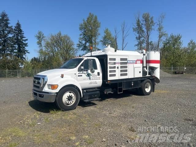 Ford F-650 Pelle sur chenilles