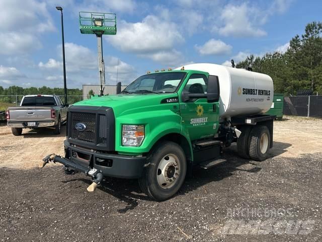 Ford F-650 Camion citerne à eau