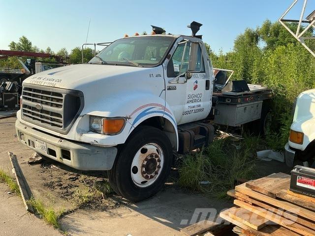 Ford F-650 Camion plateau