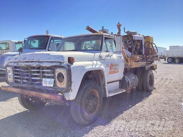 Ford F-700 Camion foreuse