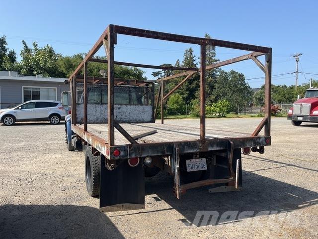 Ford F-700 Camion plateau