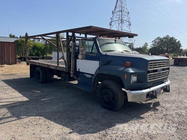 Ford F-700 Camion plateau
