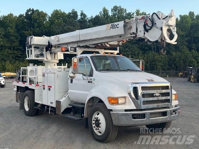 Ford F-750 Camion foreuse
