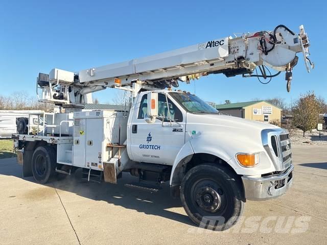 Ford F-750 Camion foreuse