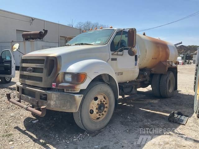 Ford F-750 Camion citerne à eau