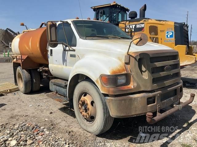 Ford F-750 Camion citerne à eau