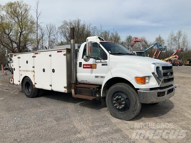 Ford F-750 Camions et véhicules municipaux