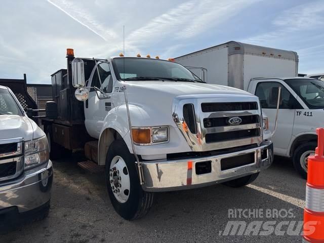 Ford F-750 Camion plateau