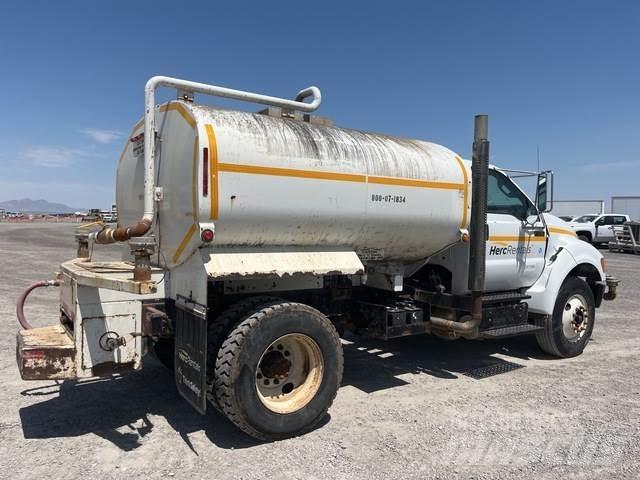Ford F-750 Camion citerne à eau