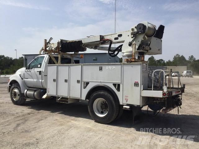 Ford F-750 Camion foreuse