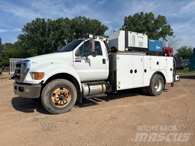 Ford F-750 Camions et véhicules municipaux