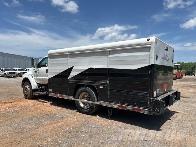 Ford F-750 Motrici cisterna