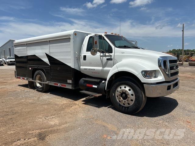 Ford F-750 Motrici cisterna