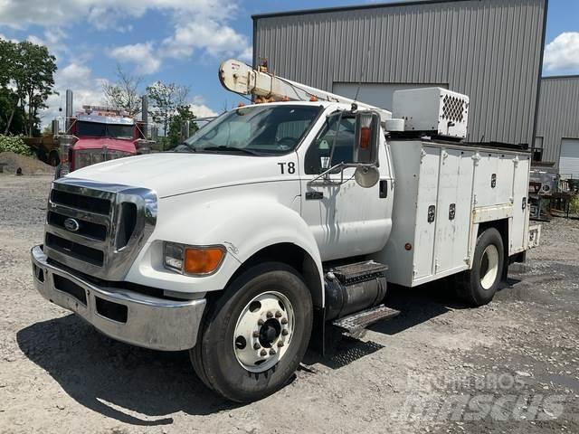 Ford F-750 Utilitaire benne