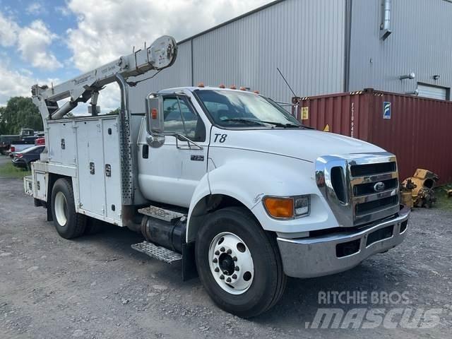 Ford F-750 Utilitaire benne