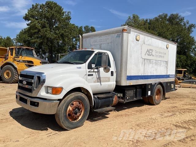 Ford F-750 Motrici cisterna