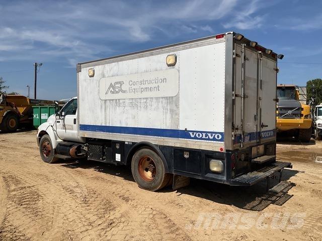 Ford F-750 Motrici cisterna