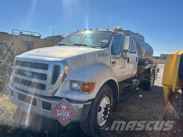 Ford F-750 Motrici cisterna