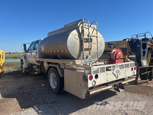 Ford F-750 Motrici cisterna