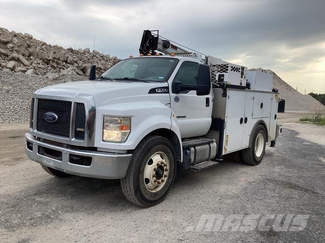 Ford F-750 Camions et véhicules municipaux