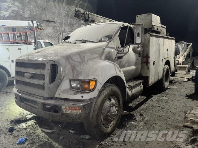Ford F-750 Camions et véhicules municipaux