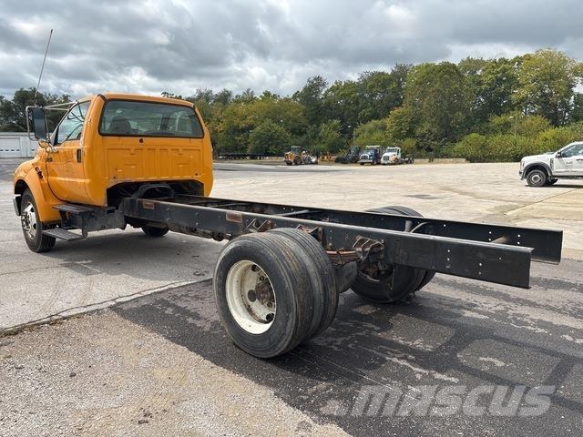 Ford F-750 Cabines