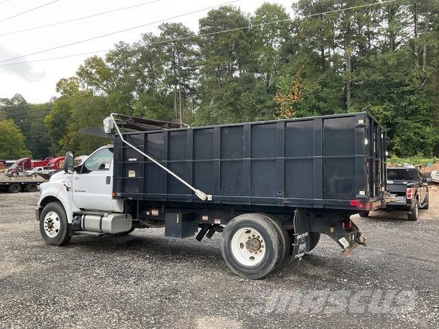 Ford F-750 Camion benne