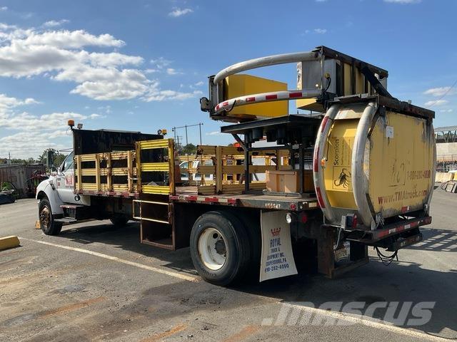Ford F-750 Camions et véhicules municipaux