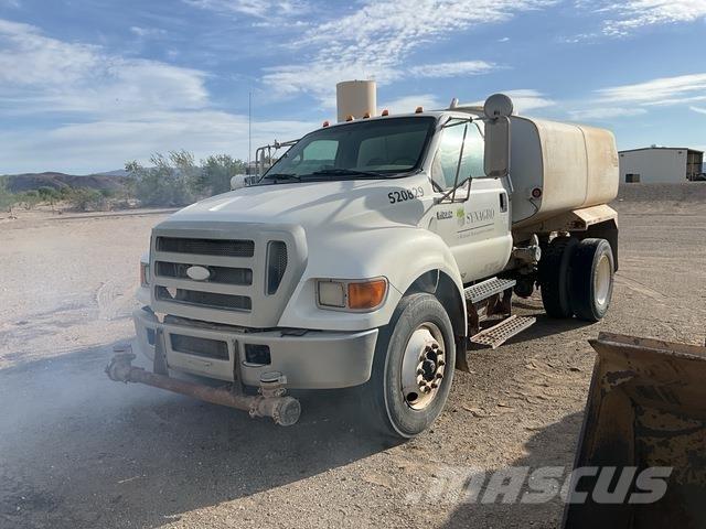 Ford F-750 Camion citerne à eau