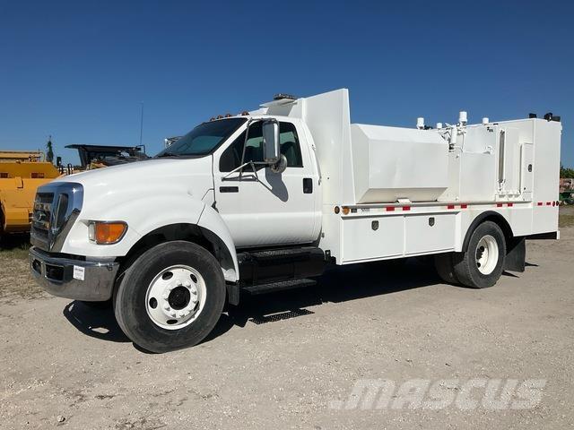Ford F-750 Motrici cisterna