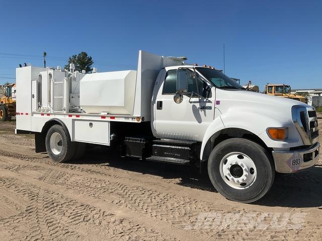 Ford F-750 Motrici cisterna