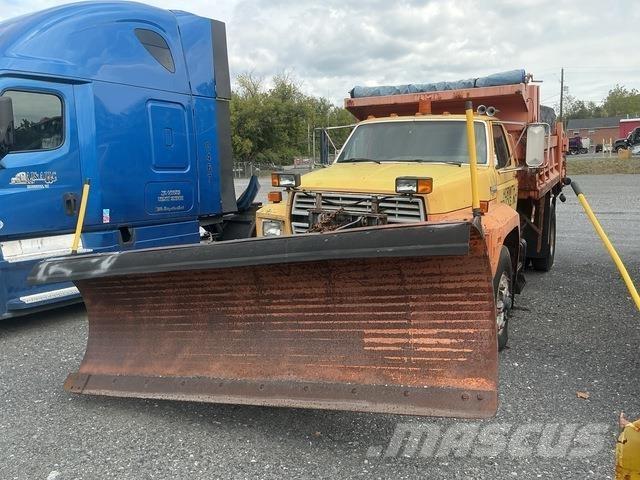 Ford F-800 Chasse neige