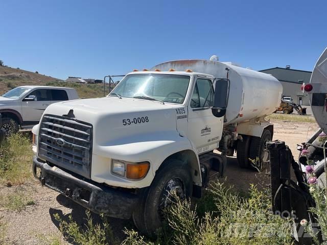 Ford F-800 Camion citerne à eau