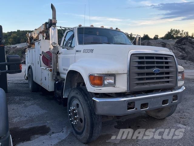 Ford F-800 Camions et véhicules municipaux
