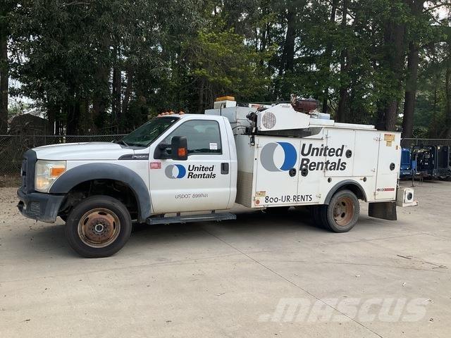 Ford F550 Camions et véhicules municipaux
