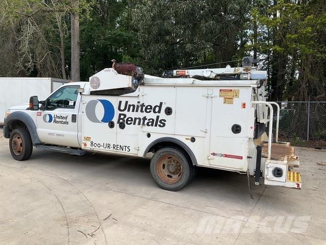 Ford F550 Camions et véhicules municipaux