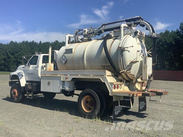 Ford F800 Camion aspirateur, Hydrocureur